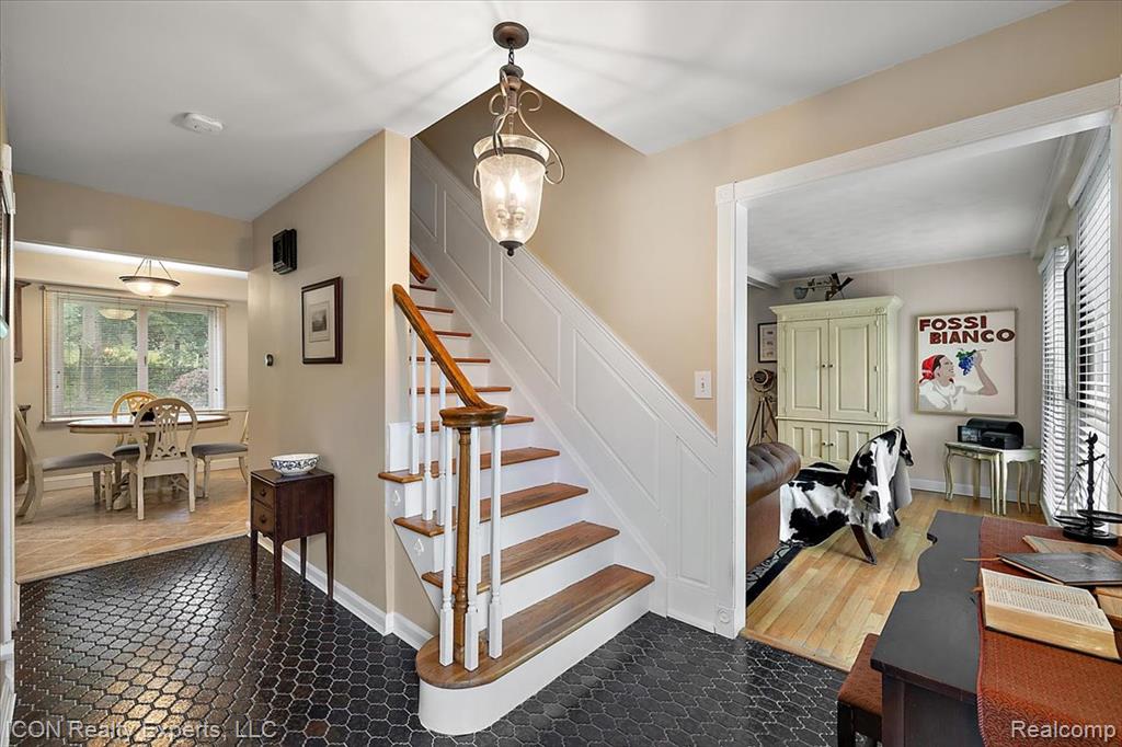 746 Birch Tree Lane, Rochester Hills, MI 48306 — Photo 13