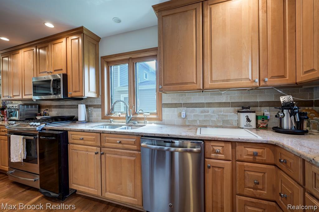 9245 RIVER ROAD Road, Clay, MI 48001 — Photo 16