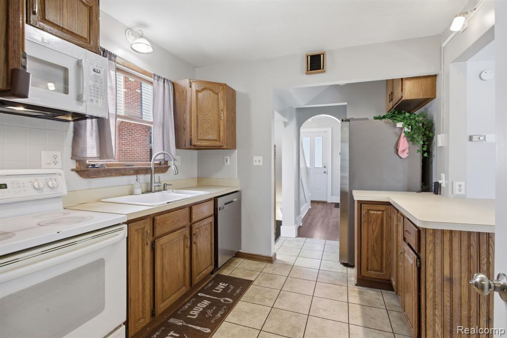 511 Godfroy Avenue, Monroe, MI 48162 — Photo 16