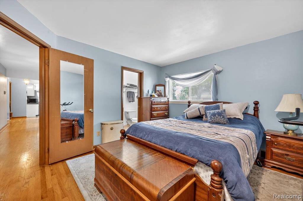 724 Lynndale Drive, Rochester Hills, MI 48309 — Photo 18