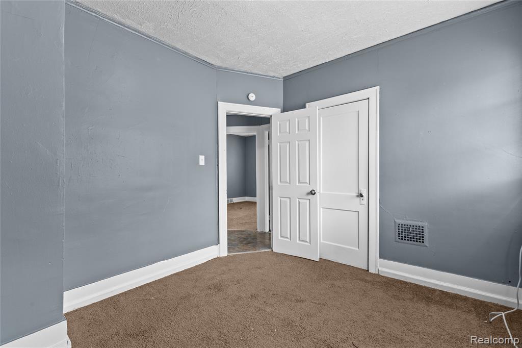 5061 Hillsboro Street, Detroit, MI 48204 — Photo 16