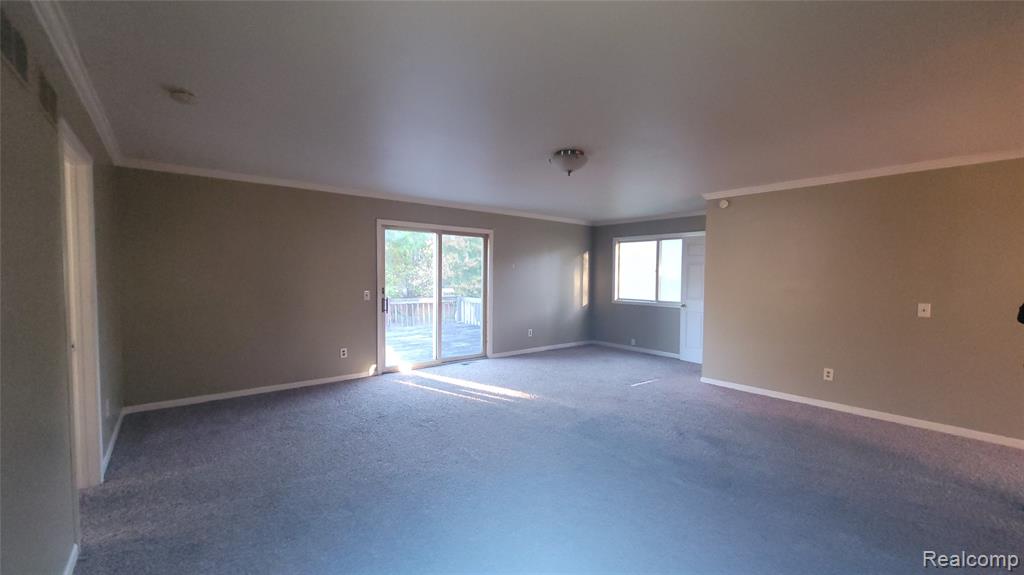 985 Fairledge Street, Lake Orion, MI 48362 — Photo 11