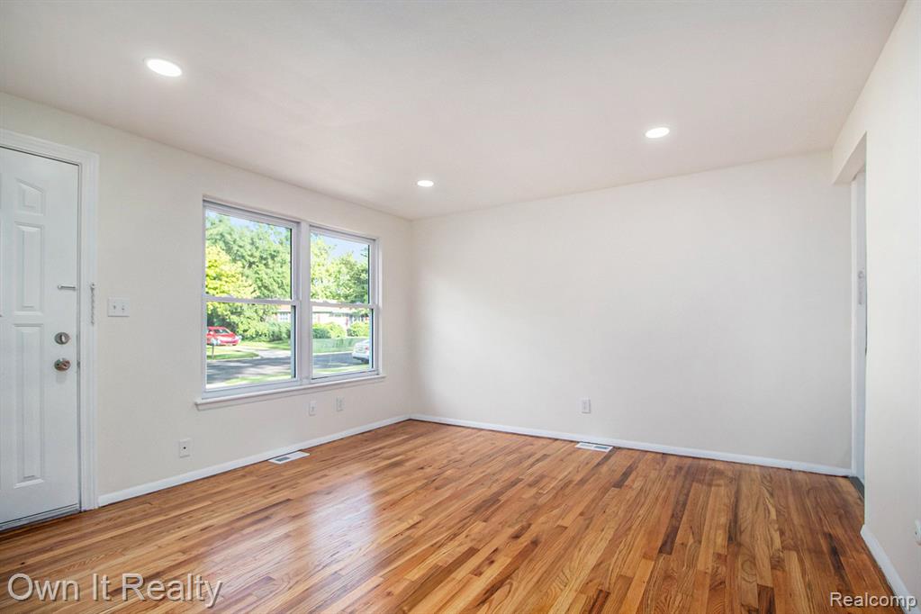 2188 HEMLOCK Drive, Ann Arbor, MI 48108 — Photo 7