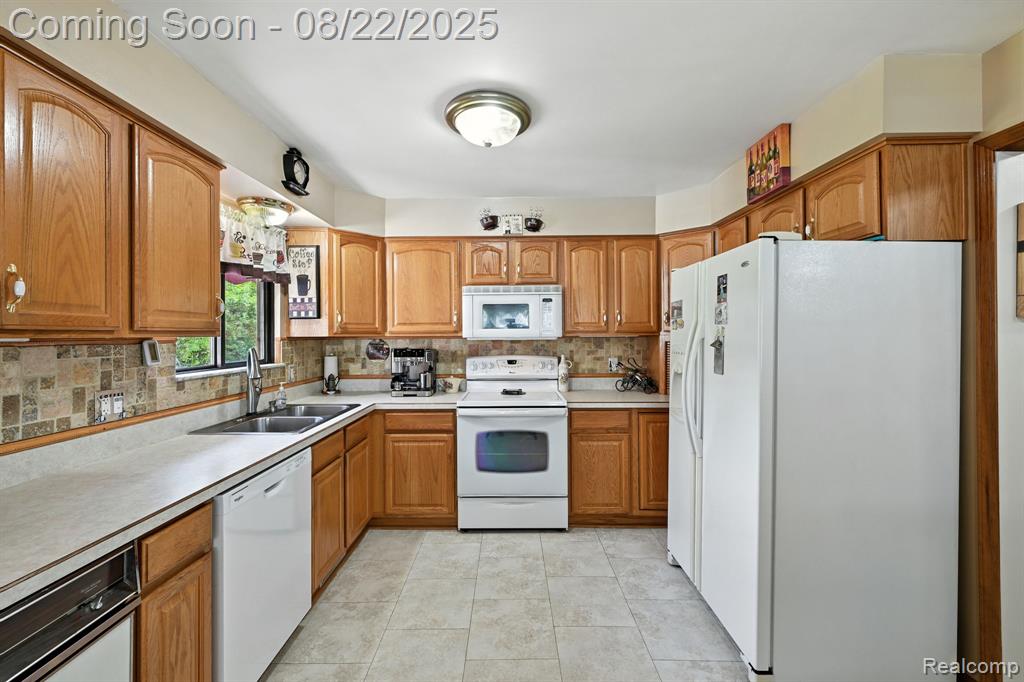 2594 Pepper Court, Hartland, MI 48353 — Photo 8