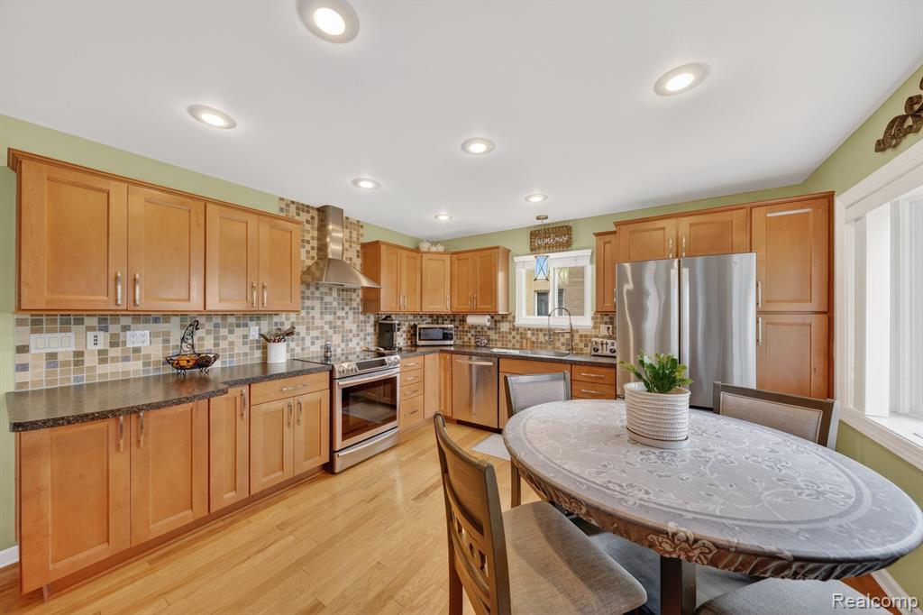 15675 Mulberry Street, Southgate, MI 48195 — Photo 9