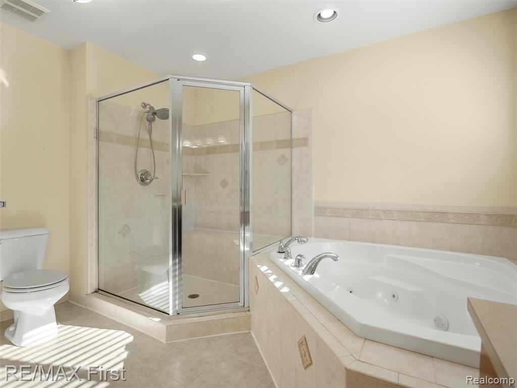 8564 Washington Woods Drive, Washington, MI — Photo 16