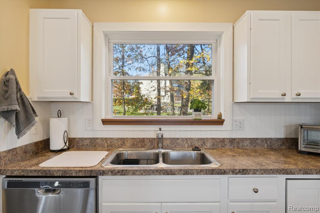 7050 Dibrova Drive, Brighton, MI 48116 — Photo 16