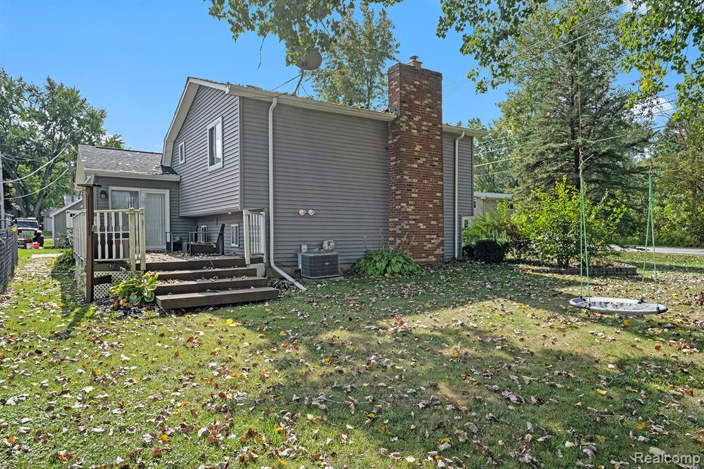 12147 Torrey Road, Fenton, MI 48430 — Photo 18