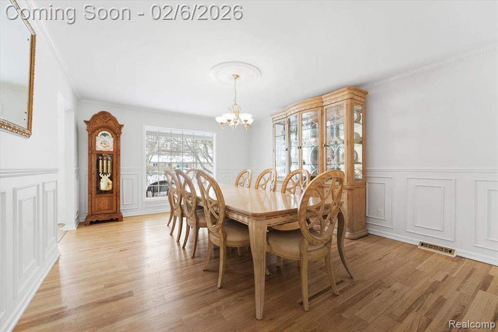 8842 Thorntree Drive, Grosse Ile, MI 48138 — Photo 18