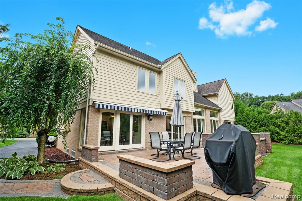 6034 Beachwood Drive, West Bloomfield, MI 48324 — Photo 37