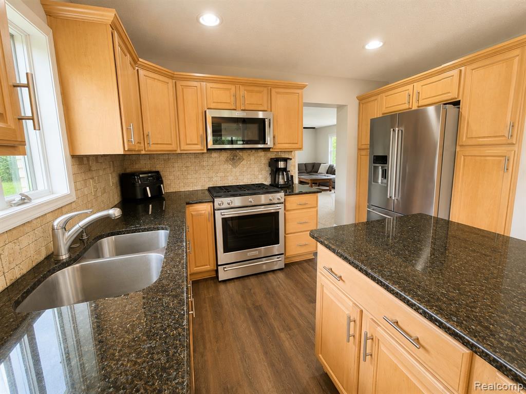 3200 E Bayliss Drive E, Oxford, MI 48371 — Photo 18