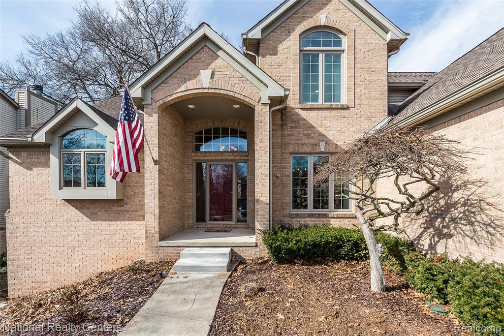 5451 Wentworth Drive, Commerce Twp, MI 48382 — Photo 2