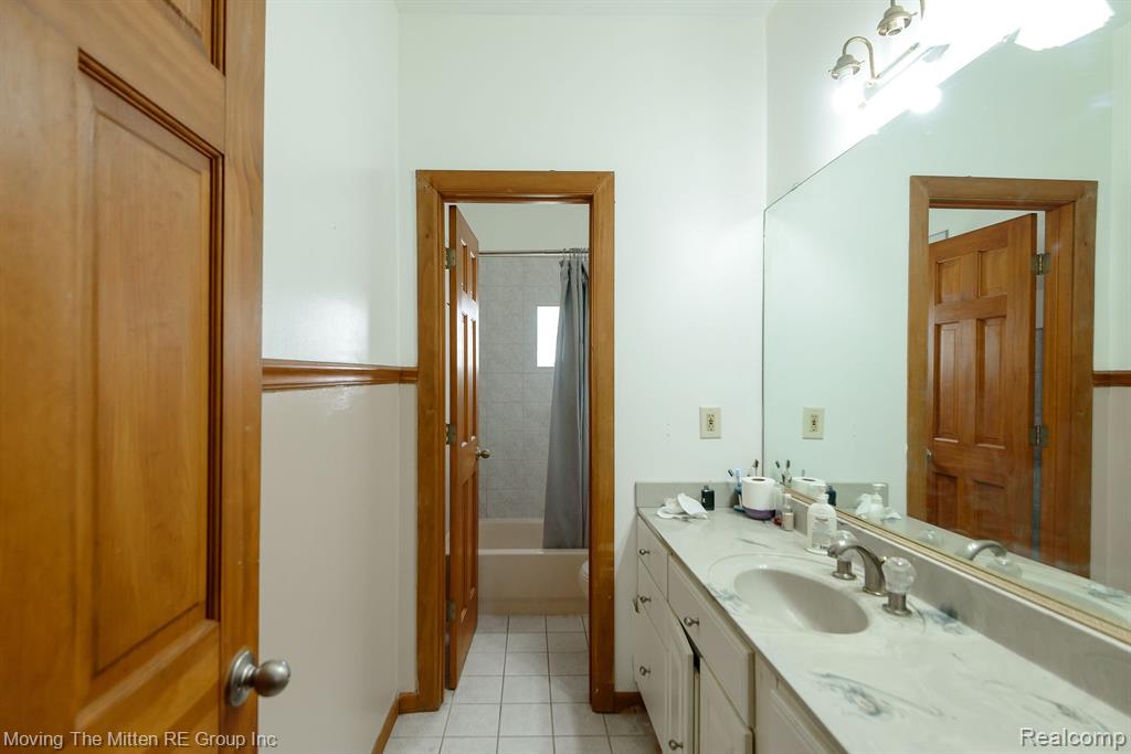 46901 EXECUTIVE Drive, Belleville, MI 48111 — Photo 24