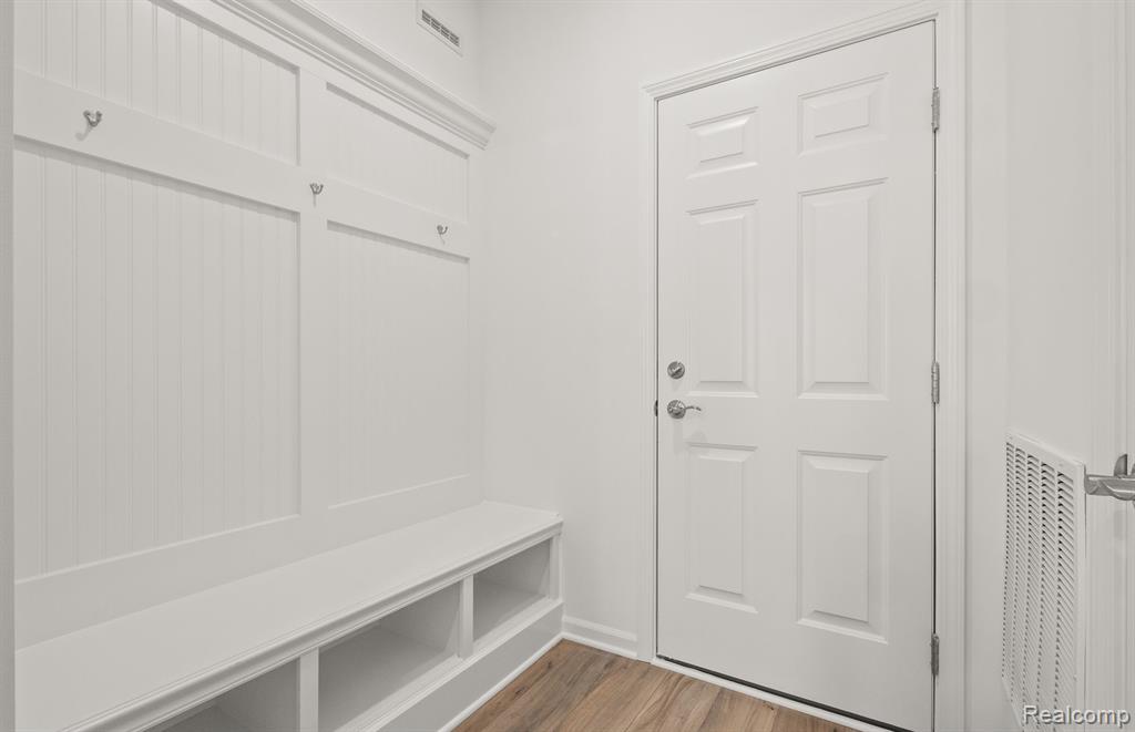 5509 E SPANIEL Drive, Ann Arbor, MI 48108 — Photo 8