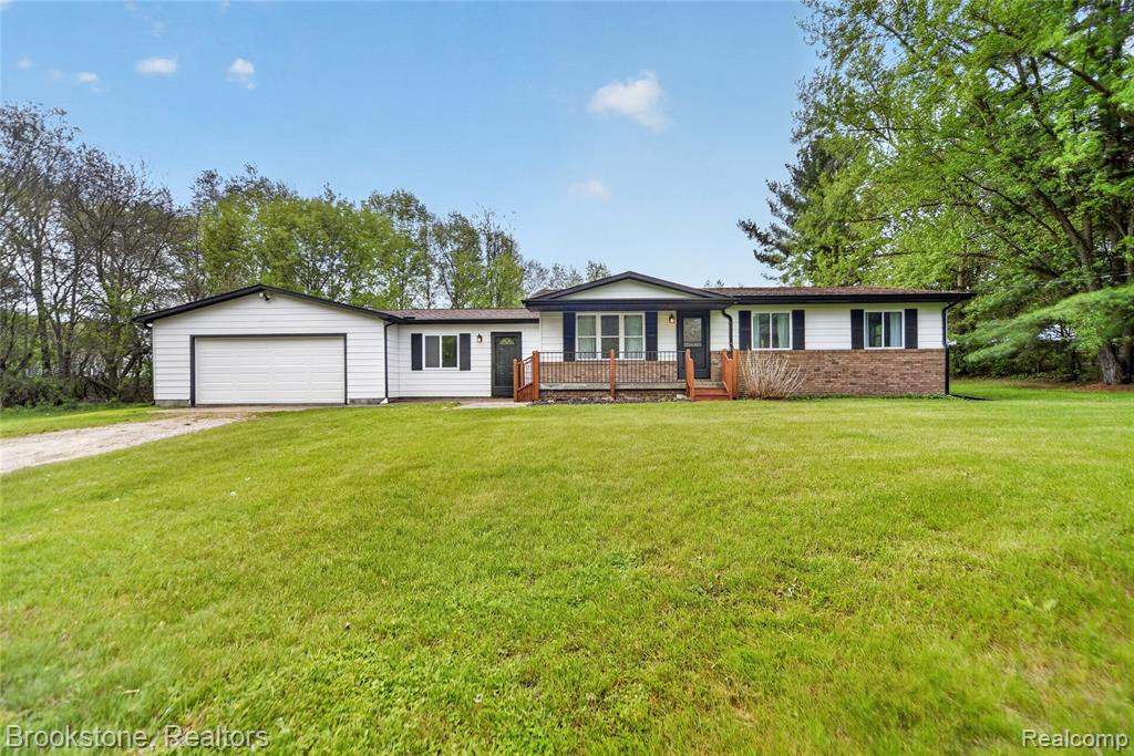 7224 E Frances Road, Mount Morris, MI 48458 — front exterior