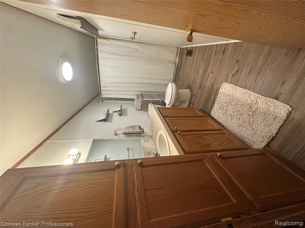 94 Twin Oaks Drive, Lapeer, MI 48446 — Photo 8