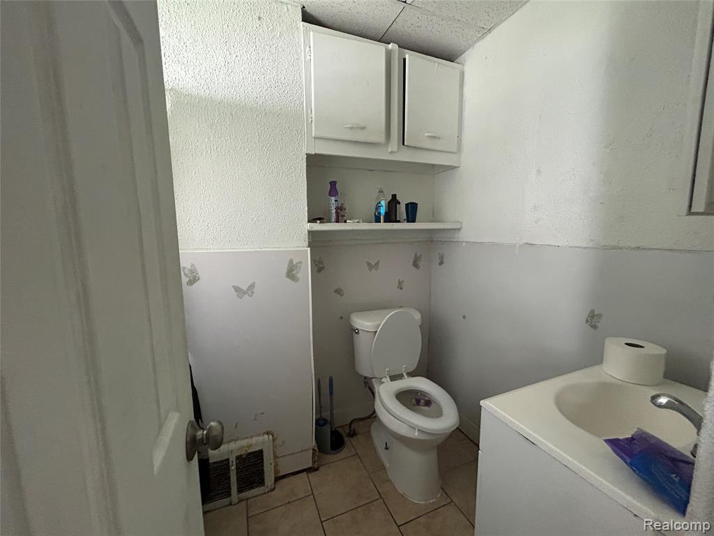 40 Dwight Avenue, Pontiac, MI 48341 — Photo 8