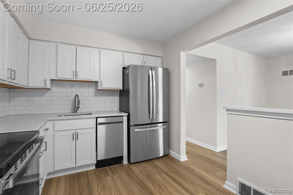 8577 Kennedy Circle, Warren, MI 48093 — Photo 15