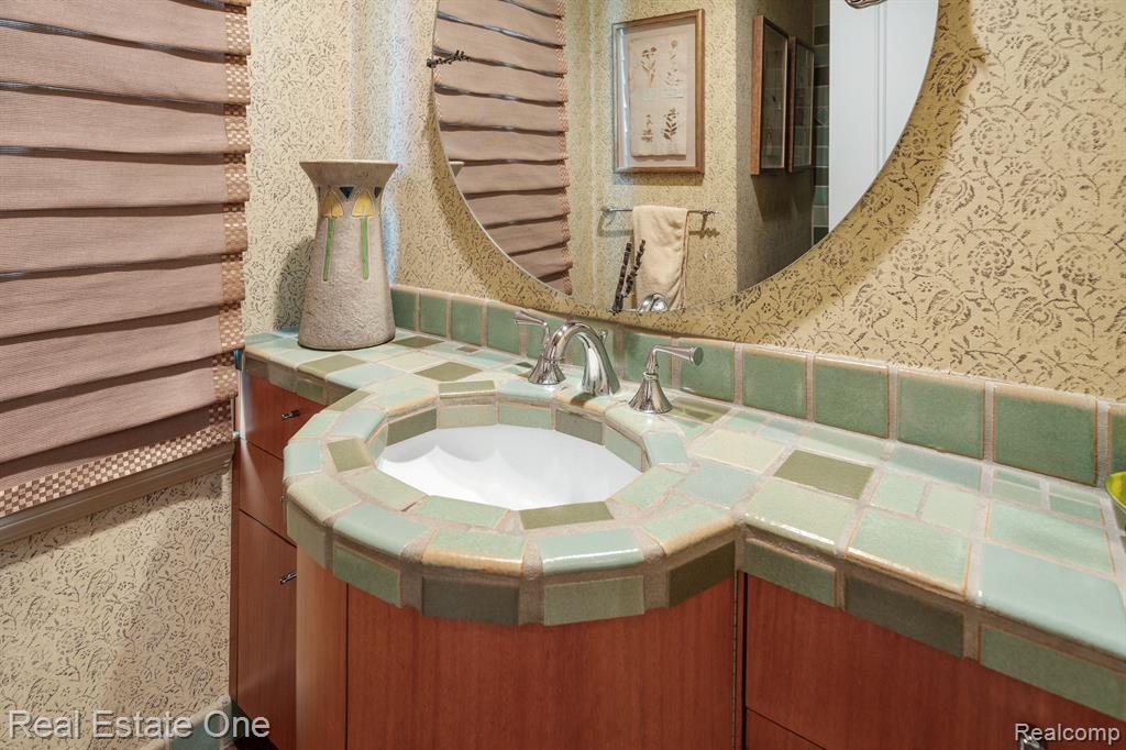 8519 HENDRIE Boulevard, Huntington Woods, MI — Photo 35