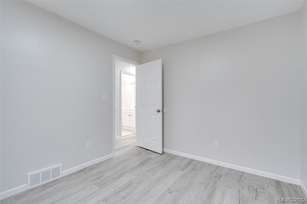 7451 Cavell Street, Westland, MI — Photo 24