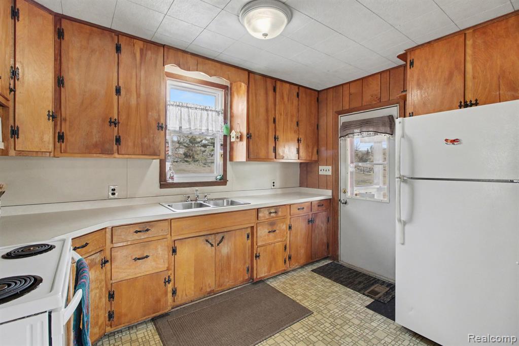 660 W Walton Boulevard, Pontiac, MI 48340 — Photo 6