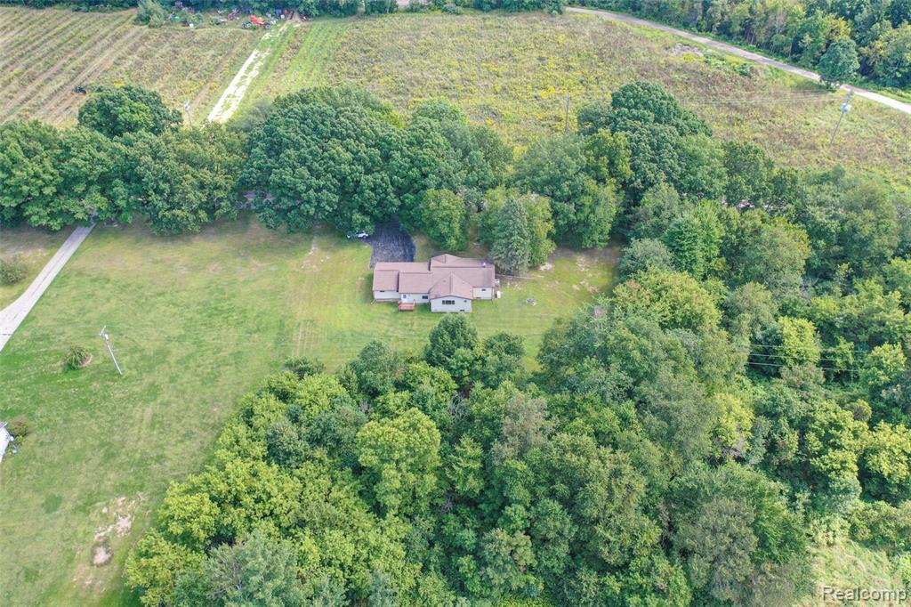 1075 Indian Road, Lapeer, MI 48446 — Photo 37