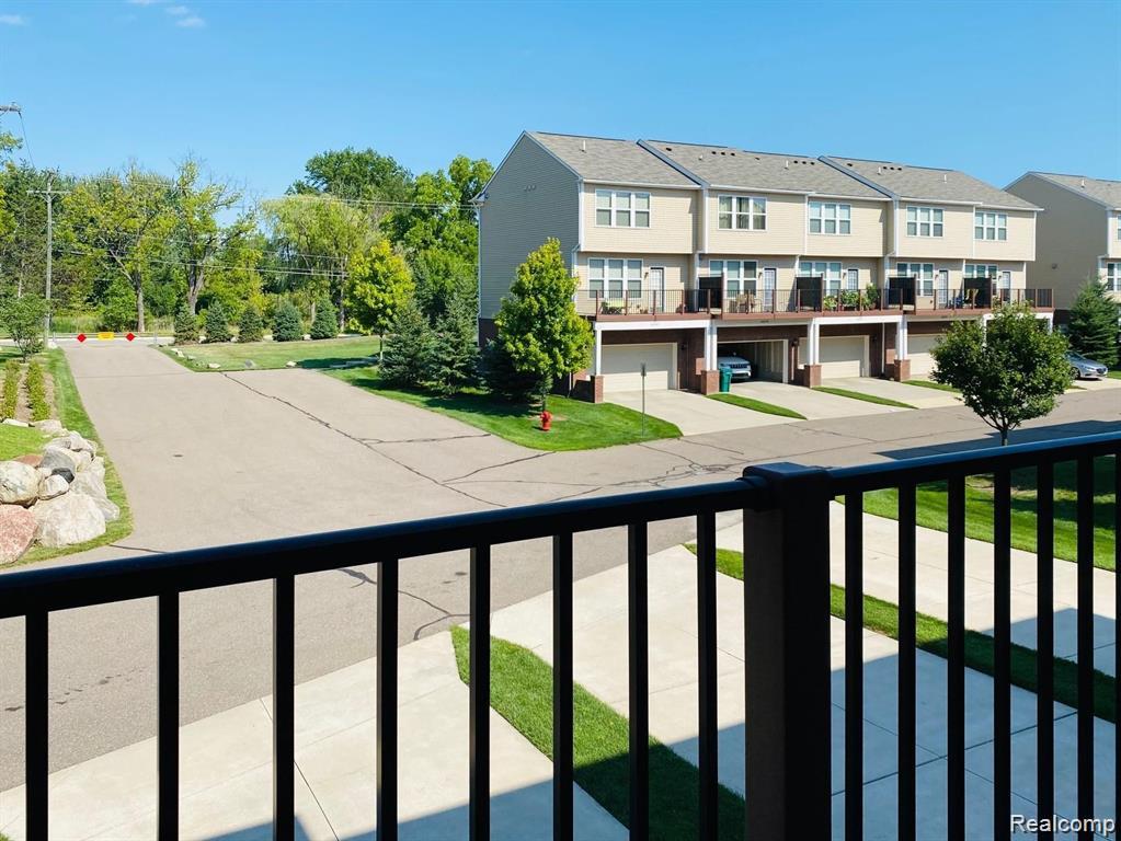 44563 Gwinnett Loop, Novi, MI — Photo 9
