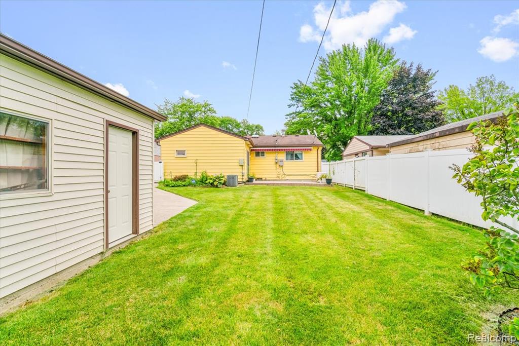 9436 Essex Street, Romulus, MI 48174 — Photo 10