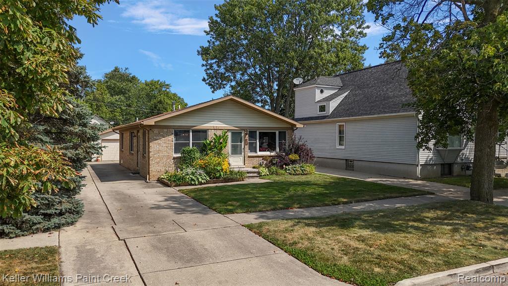 436 Orchard Street, Wyandotte, MI 48192 — Photo 3