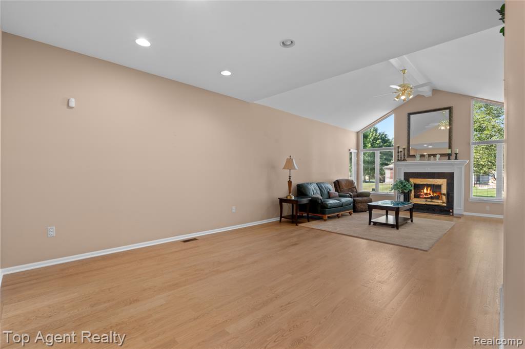 48607 Sutton Bay Court, Shelby Twp, MI 48315 — Photo 11