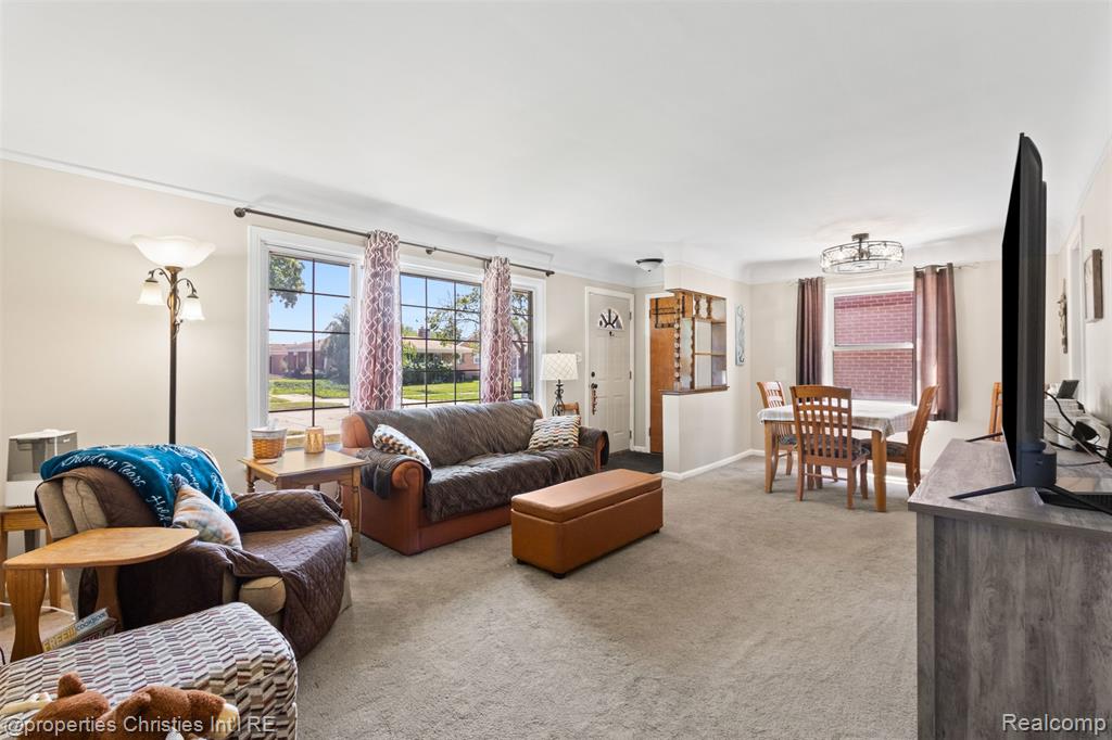 6561 Hawthorne Street, Garden City, MI — Photo 5