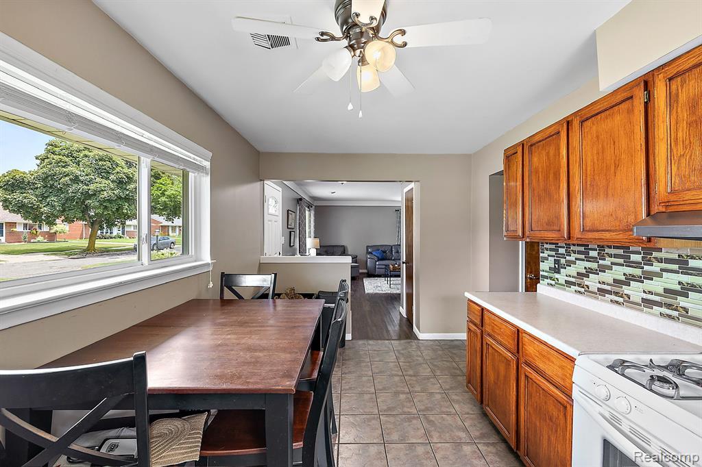 6460 SUNSET Street, Garden City, MI — Photo 8