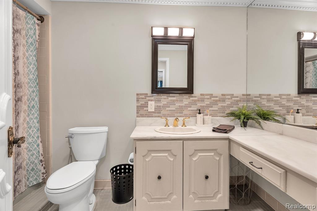 1853 W Bend Drive, Bloomfield, MI 48302 — Photo 29