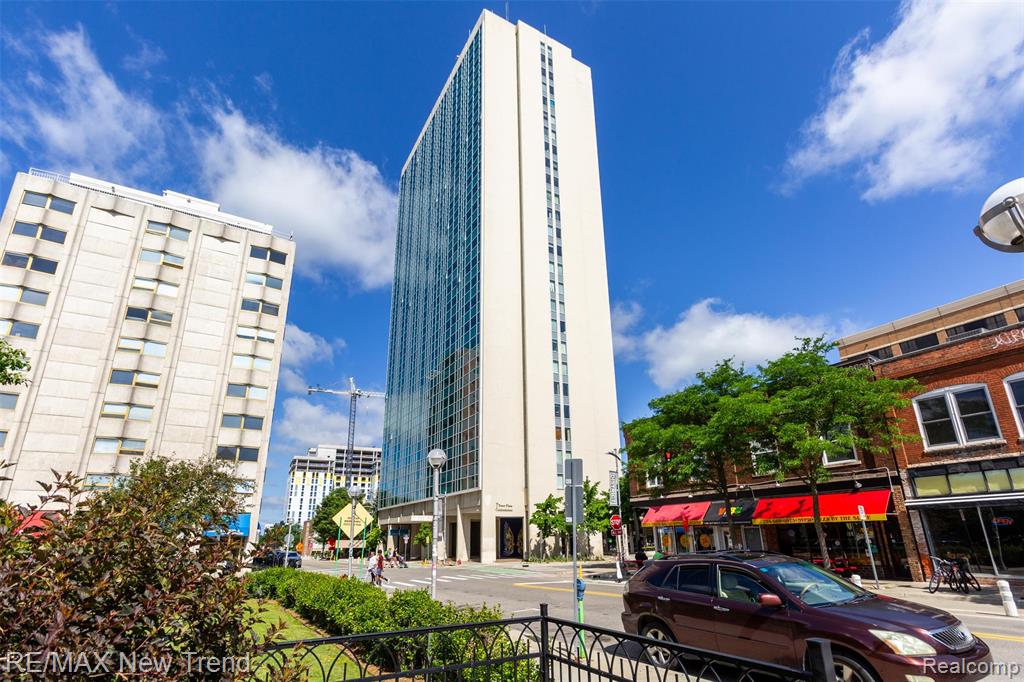 555 E WILLIAM Street, 7G, Ann Arbor, MI 48104 — front exterior