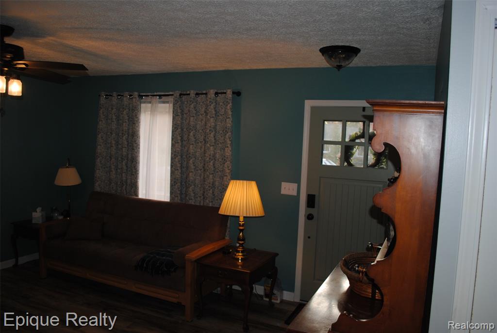 711 Georgia Avenue, Marysville, MI 48040 — Photo 10