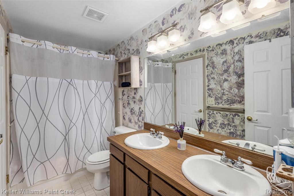 5778 NEW MEADOW Drive, Ypsilanti, MI 48197 — Photo 19