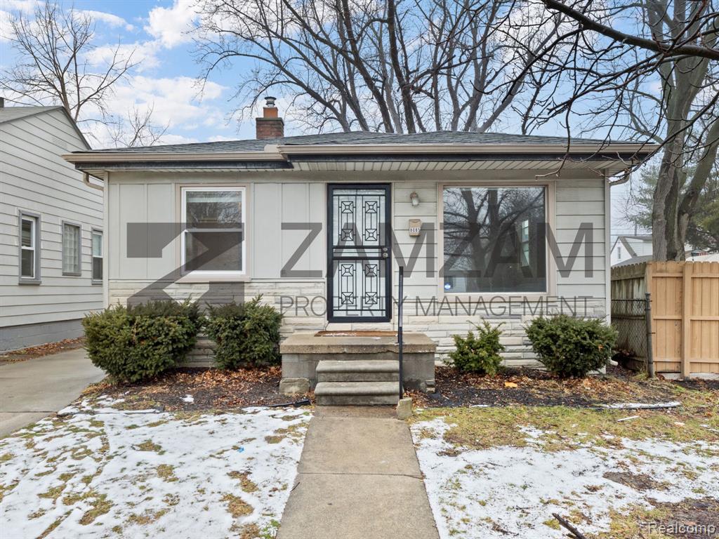 8085 Stephens, Center Line, MI 48015 — front exterior