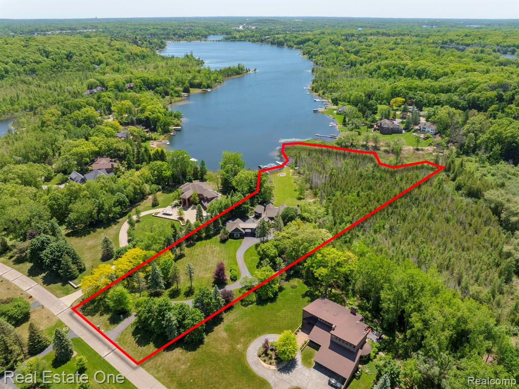 7689 Deerhill Drive, Independence, MI — Photo 65