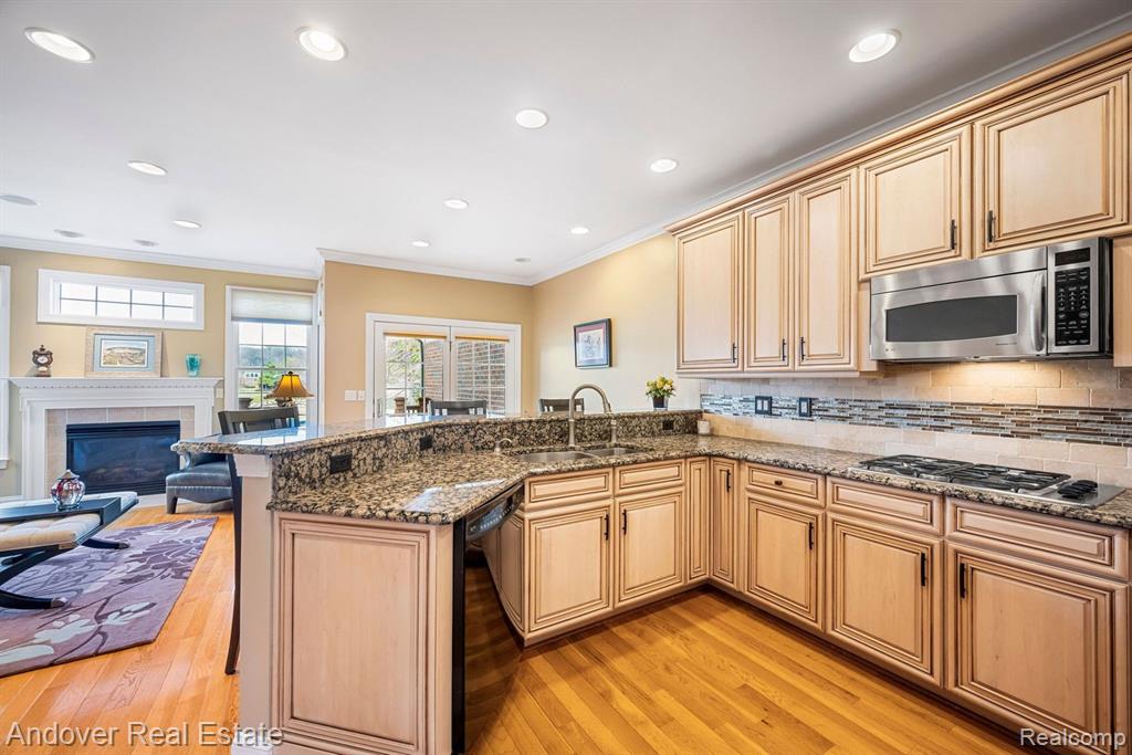44628 BROADMOOR Circle N, Northville, MI 48168 — Photo 21