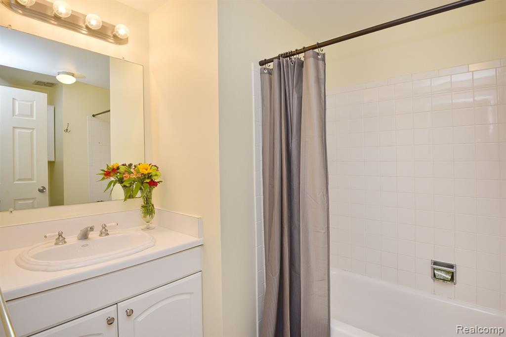1709 BRENTWOOD Drive, 288, Troy, MI 48098 — Photo 15
