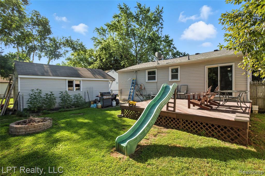 5576 Cleary Drive, Waterford, MI 48329 — Photo 11