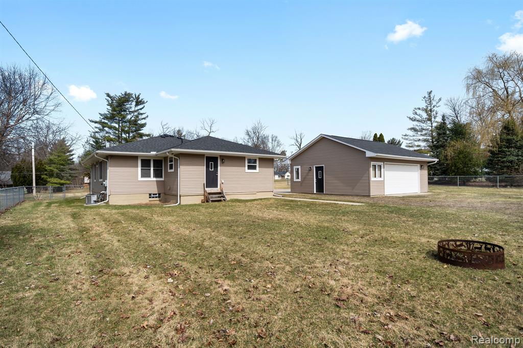 4339 FENMORE Avenue, Waterford, MI 48328 — Photo 39