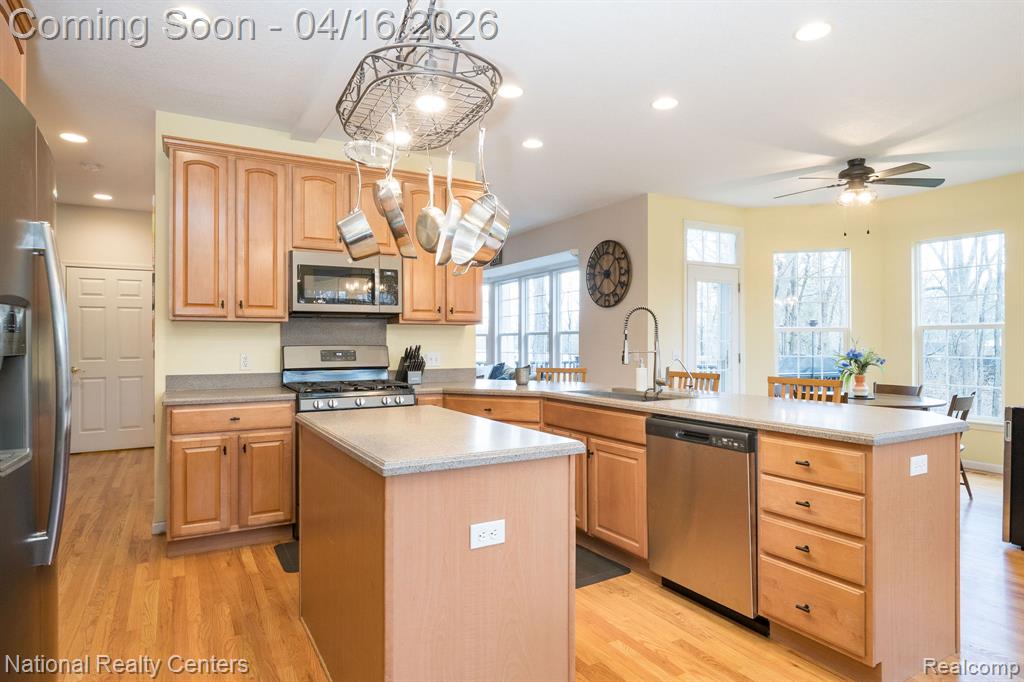 10219 Mill Pointe Drive, Goodrich Vlg, MI — Photo 16