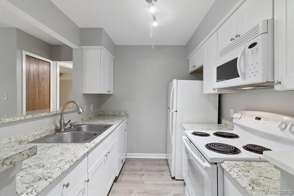 413 Water Tower Circle, Brighton, MI 48116 — Photo 8