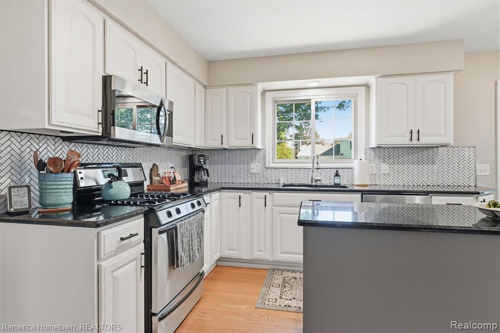 45555 S Turtlehead Court, Plymouth, MI 48170 — Photo 15