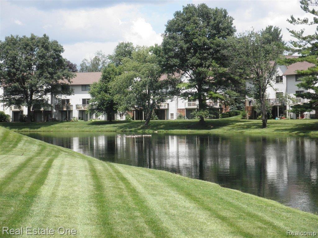 7220 BLUEWATER Drive, Clarkston, MI 48348 — Photo 3