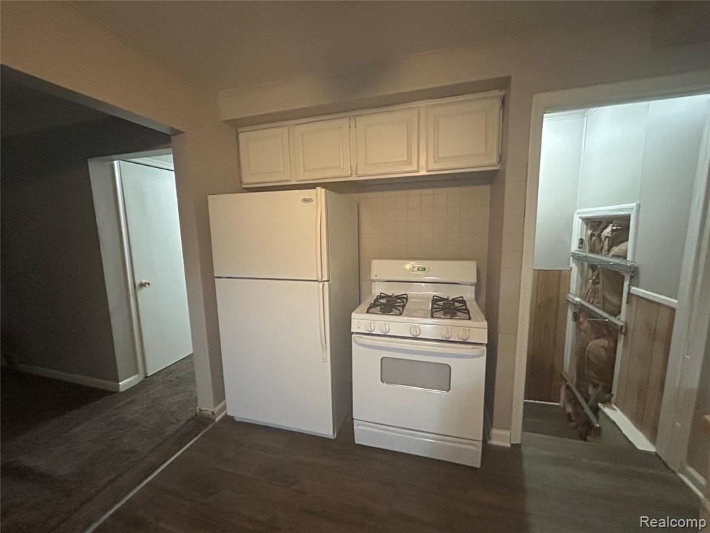 16121 Salem Street, Detroit, MI 48219 — Photo 6