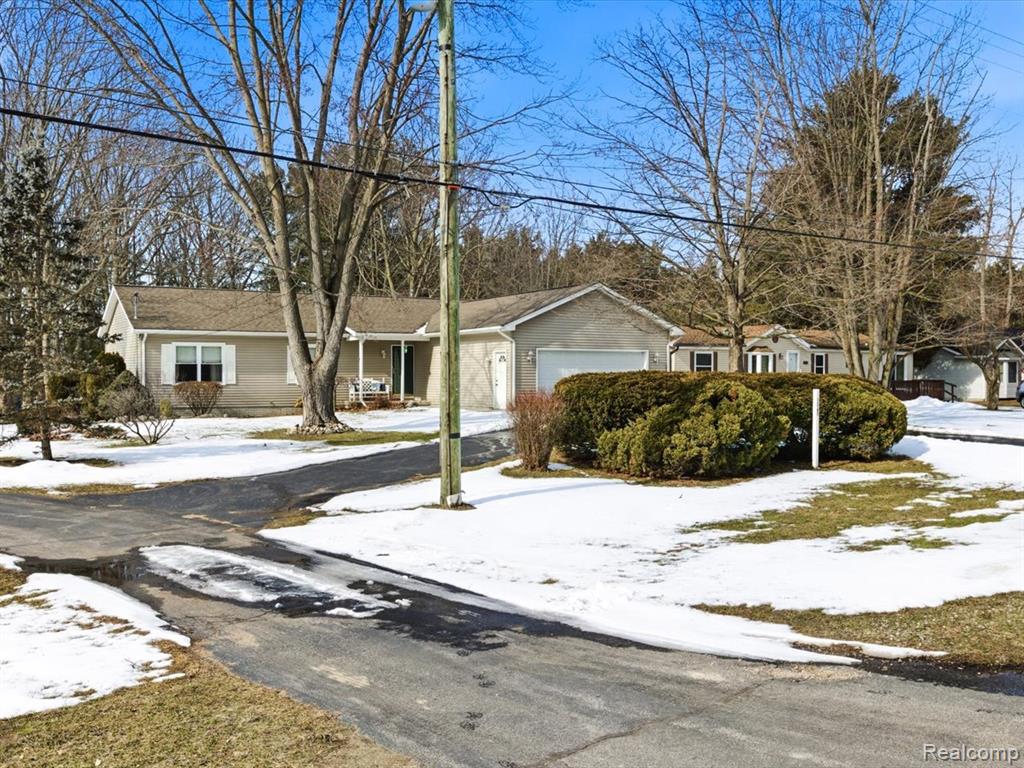 8431 Lakeshore Road, Burtchville, MI 48059 — Photo 4