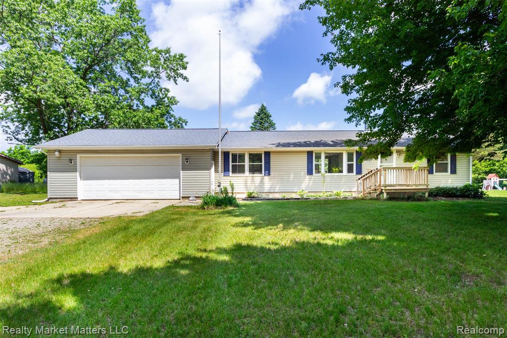 4951 Laur Road, North Branch, MI 48461 — Photo 3