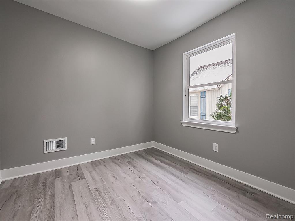 445 Granda Vista Drive, Milford, MI 48380 — Photo 11